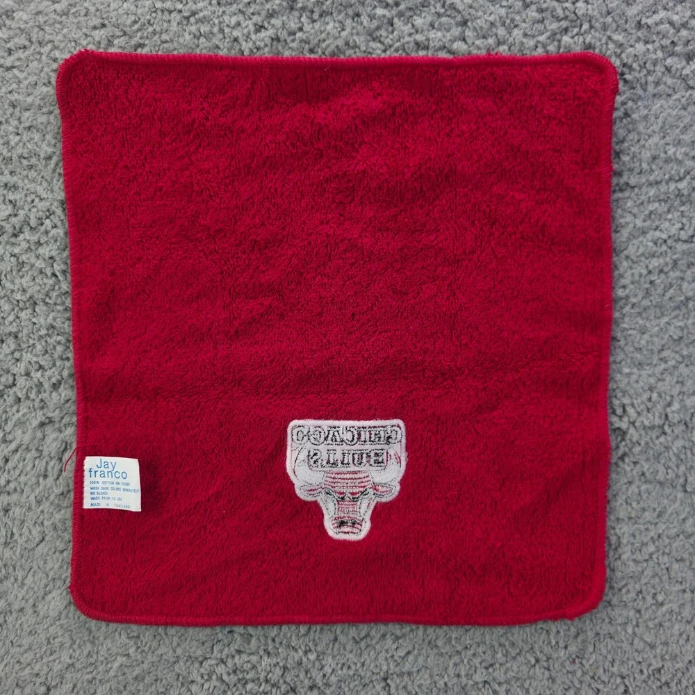 Chicago Bulls Jay Franco Red Embroidered Cotton Hand Towel Washcloth NBA Logo